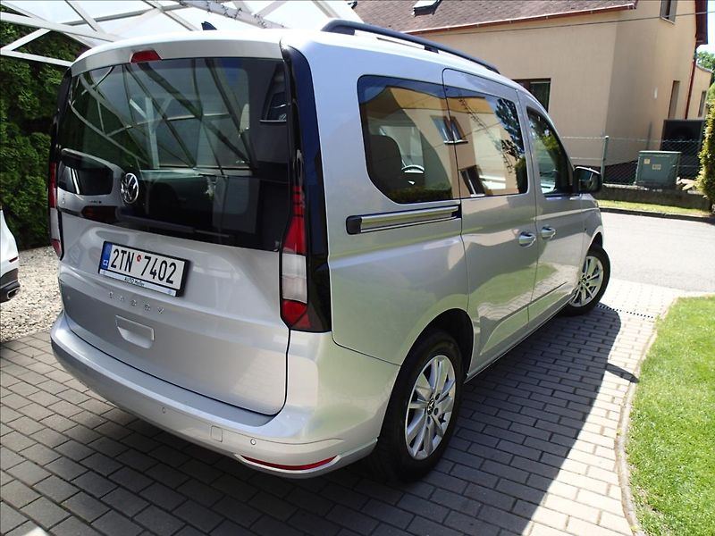 Volkswagen Caddy 1,5 1.maj. 26 000 Km, záruka - fotka 5 z 41