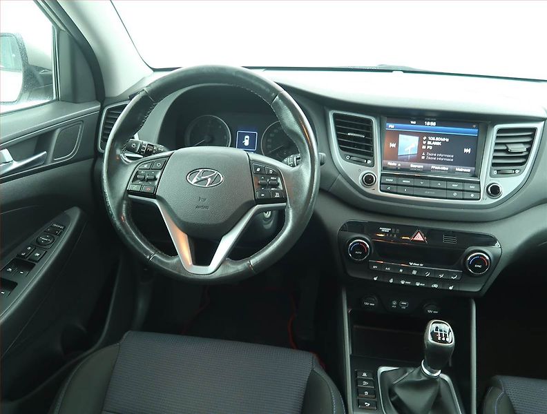 Hyundai Tucson (2016) 1.7 CRDi, Serv.kniha, Navi - fotka 7 z 15
