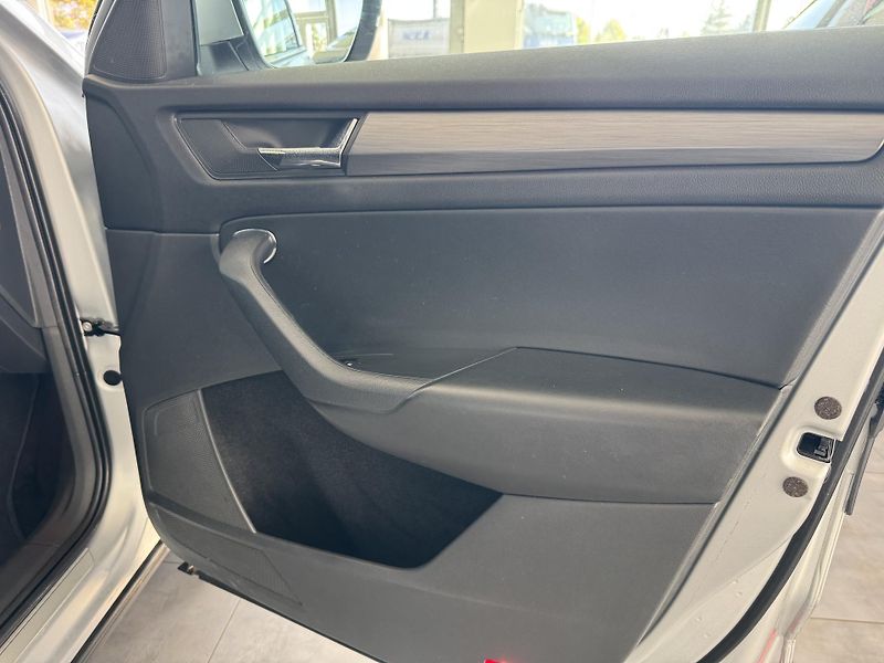 Škoda Kodiaq (2017) 1,4TSi 4X4 TAŽNÉ LED NAVIGACE - fotka 22 z 26