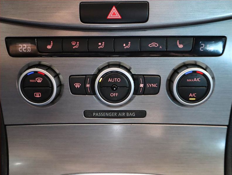 Volkswagen Passat (2012) 2.0 TDI, 4X4, Automat - fotka 16 z 23