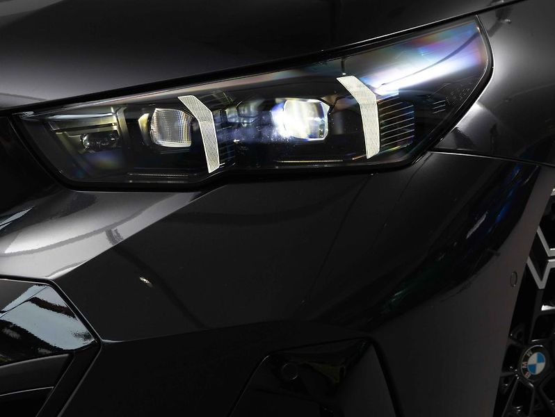 BMW Řada 5 540d xDrive Touring - fotka 8 z 20