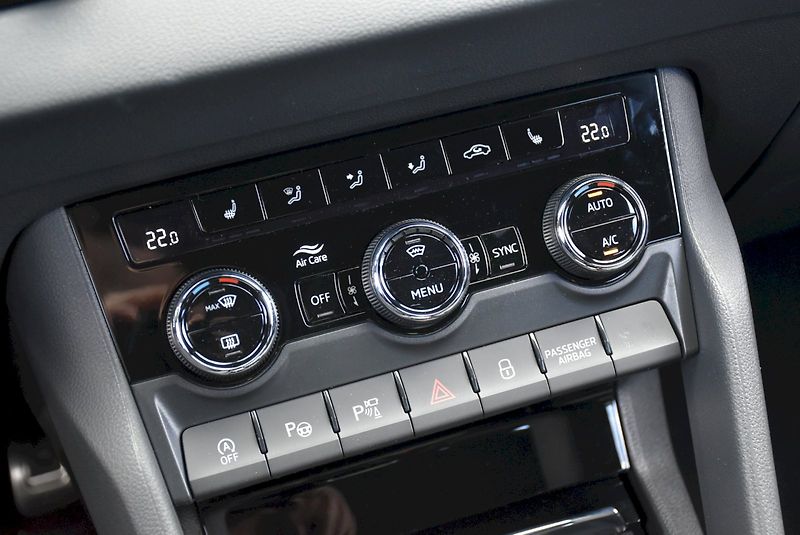 Škoda Karoq (2026) Sportline 1,5 TSI 110 kW 7° au - fotka 28 z 47