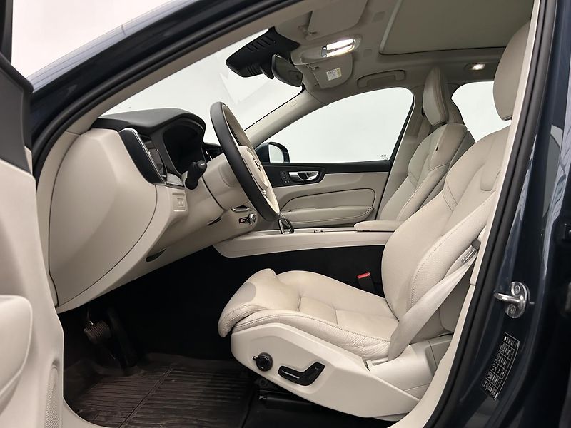 Volvo XC60 2.0 T6 4x4 Recharge PLUS Panor - fotka 10 z 28