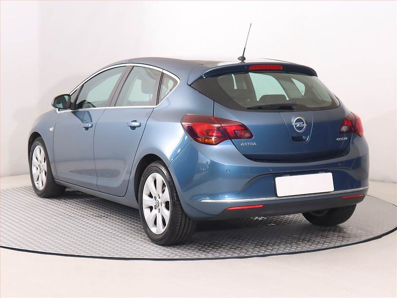 Opel Astra (2013) 1.7 CDTI, Serv.kniha, Xenony - fotka 4 z 15