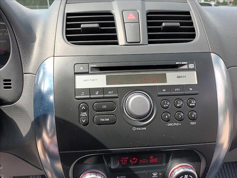 Suzuki SX4 1,6 VVT,88KW,4X4,VÝHŘEV,KOLA - fotka 33 z 47