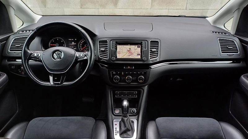 Volkswagen Sharan 2.0 TDI 135kW 4Motion HIGHLINE - fotka 19 z 50