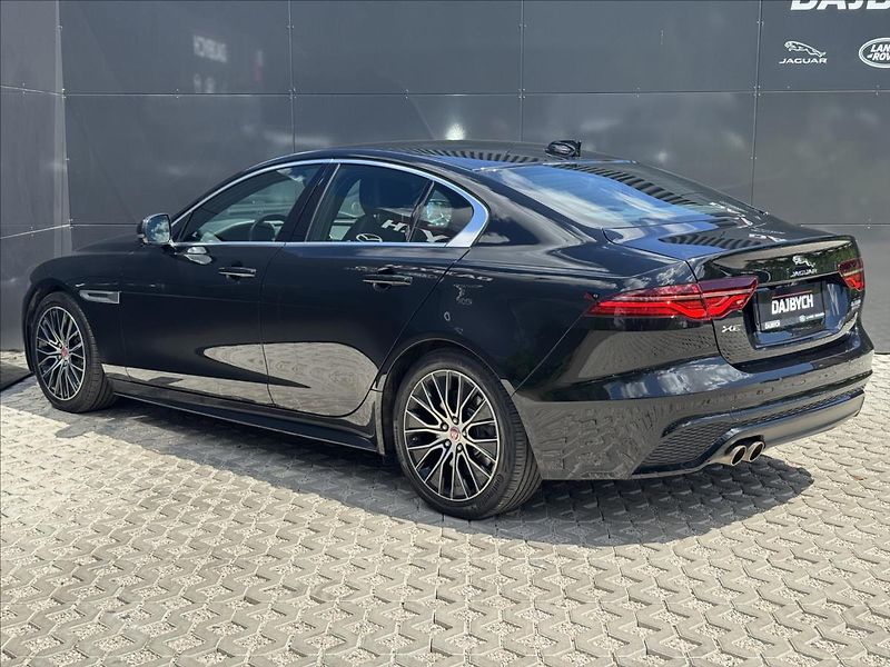 Jaguar XE 2,0 D180 R-Dynamic S AT DPH - fotka 6 z 31