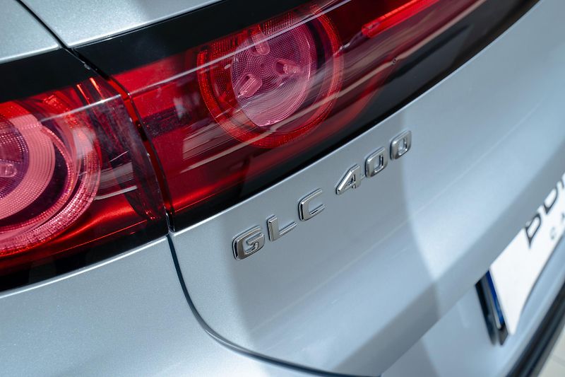 Mercedes-Benz GLC (2026) 400 4M EQ/AMG/DIGITALLIGHT/DIS - fotka 5 z 19