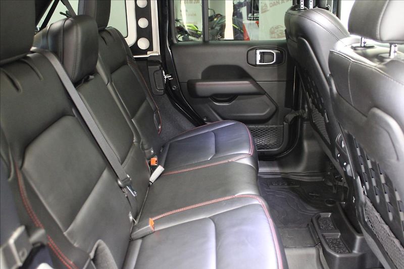 Jeep Wrangler 2,0 T Unlimited Rubicon CZ - fotka 13 z 30