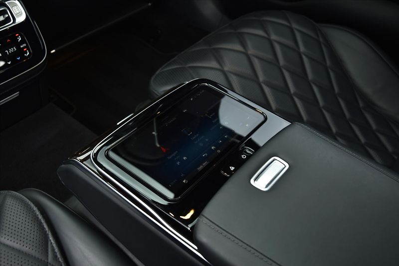 Mercedes-Benz Třídy S 400d 4 MATIC LONG AMG DPH - fotka 31 z 37