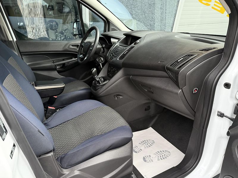 Ford Transit Connect 1,6 TDCi 5 míst Klima/Navi - fotka 20 z 32