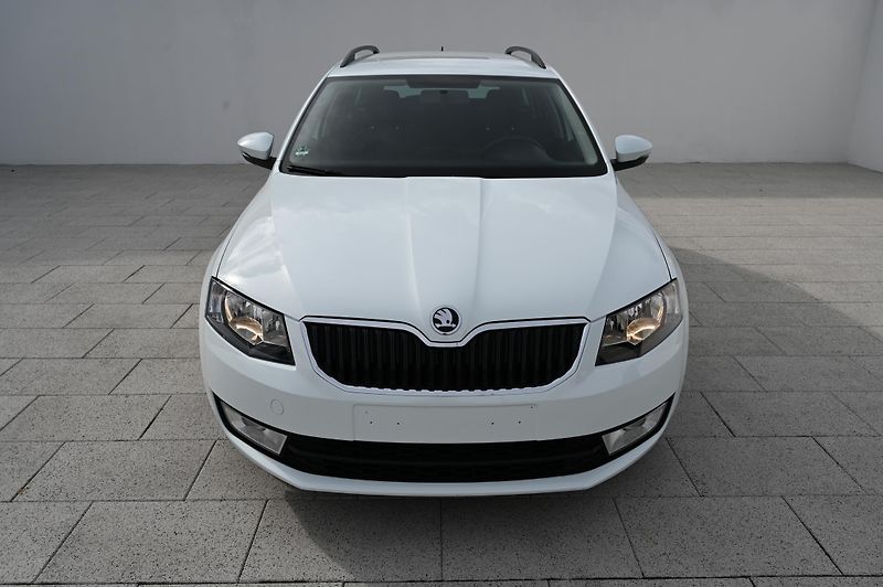 Škoda Octavia 1.6TDI 77KW Edition 4/2015 - fotka 2 z 39