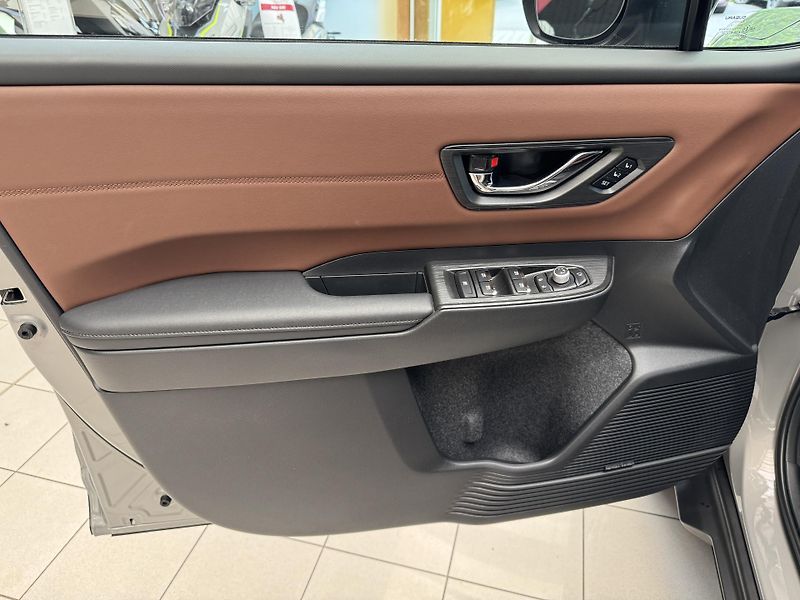 Subaru Outback 2,4T Premier XT - fotka 10 z 58