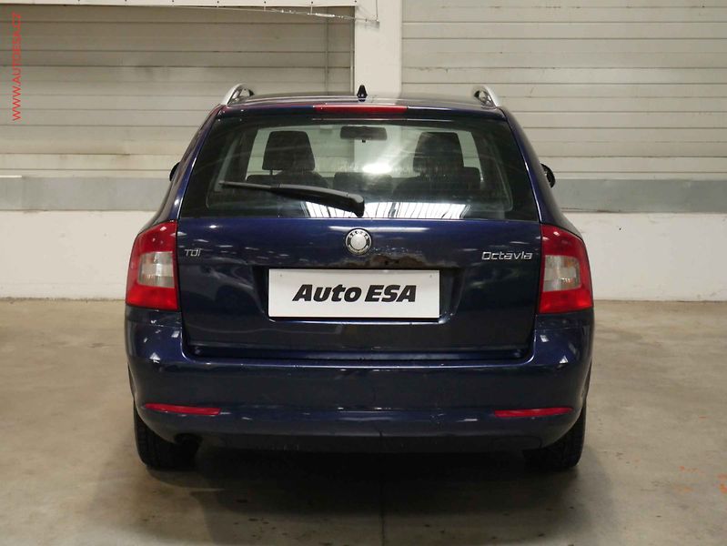 Škoda Octavia (2010) 1.6TDi, Ambiente - fotka 5 z 15