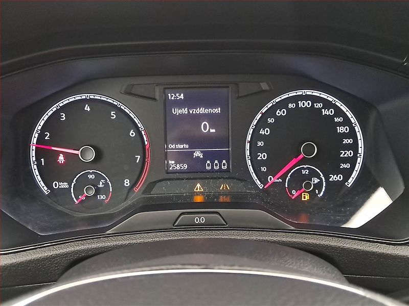 Volkswagen T-Roc (2021) 1.0 TSI, ČR,1.maj, Serv.kniha - fotka 11 z 17