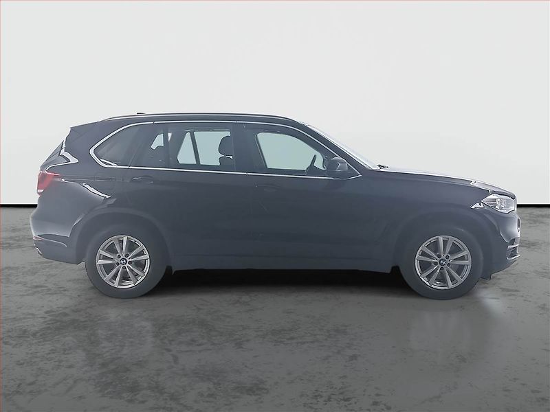 BMW X5 (2017) xLine xDrive35i - fotka 6 z 25