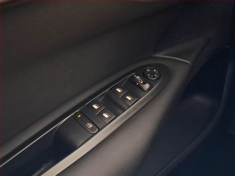 Citroën C4 (2017) 1.6 BlueHDi, Serv.kniha - fotka 16 z 18