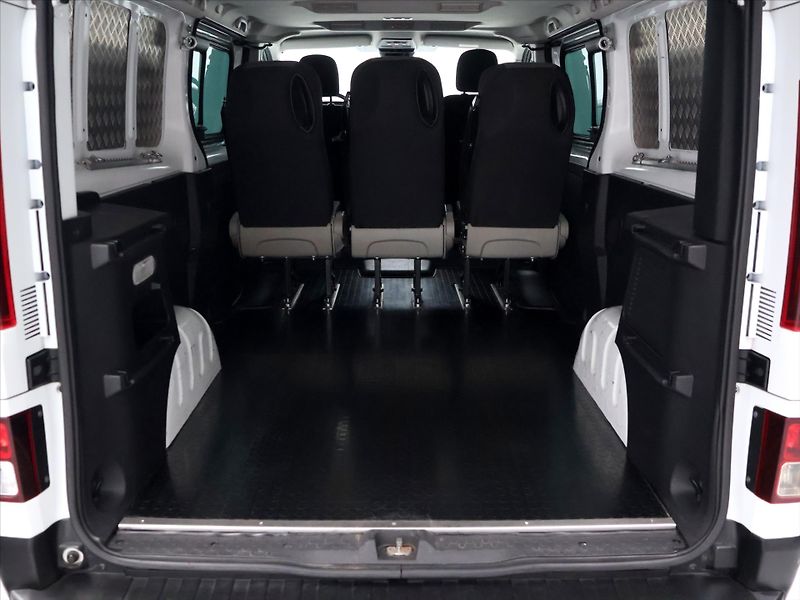 Renault Trafic 2,0 dCi 110kW L2H1P2 CZ DPH - fotka 10 z 39