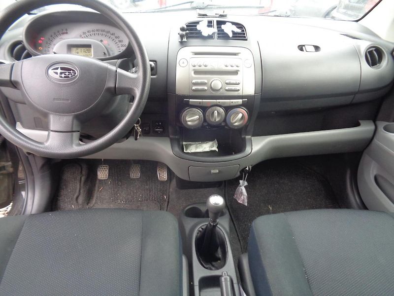 Subaru Justy 1,0 - fotka 8 z 12