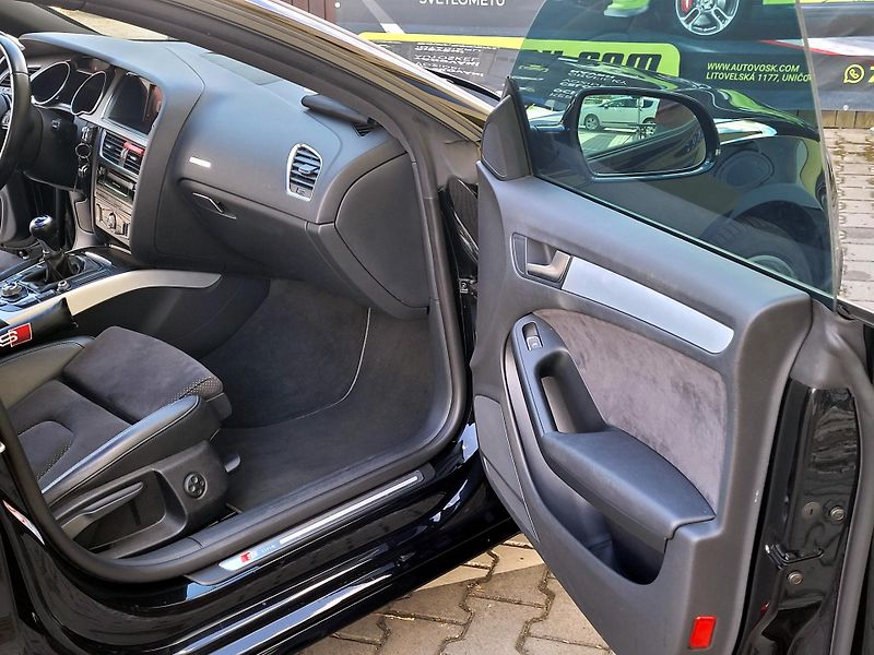 Audi A5 2,0 TFSi S-LINE,SERV.KN.ROZVOD - fotka 26 z 52