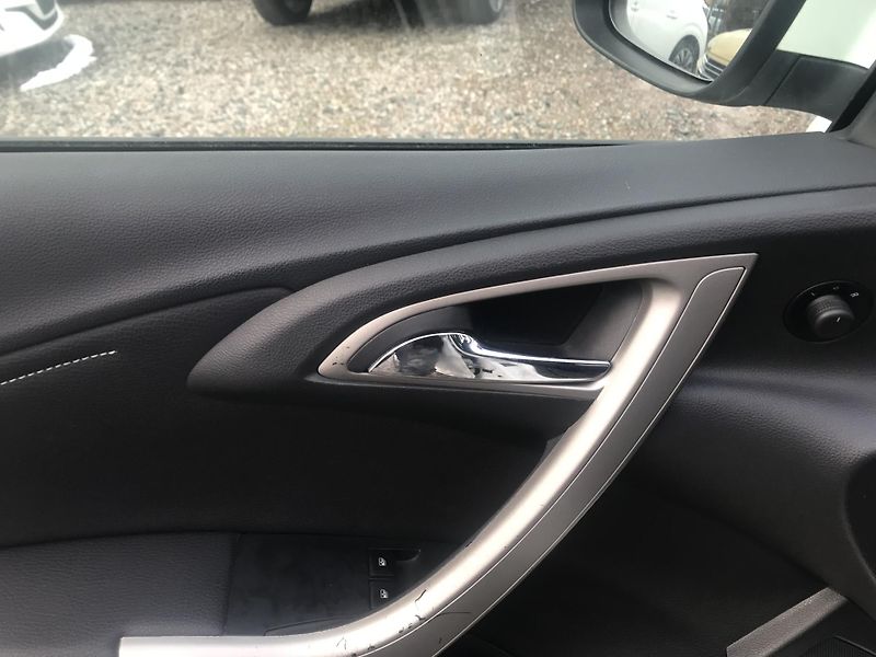 Opel Astra 1.4i 74 KW,KLIMA ,TEMPOMAT.... - fotka 7 z 17