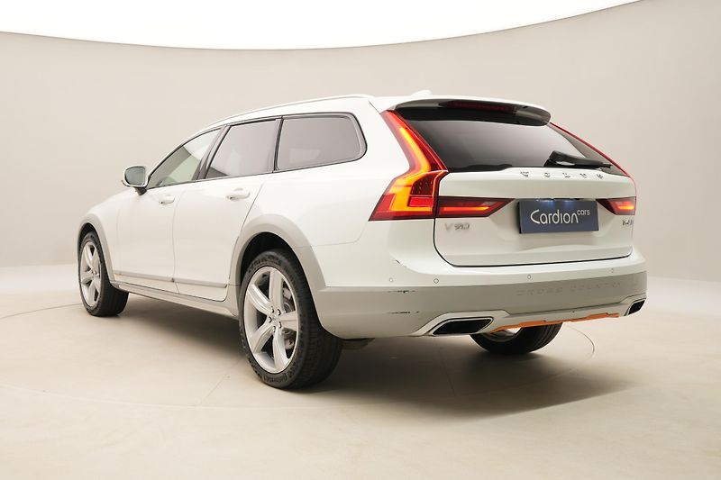Volvo V90 CC T6 AWD OCEAN RACE AUT CZ - fotka 10 z 57