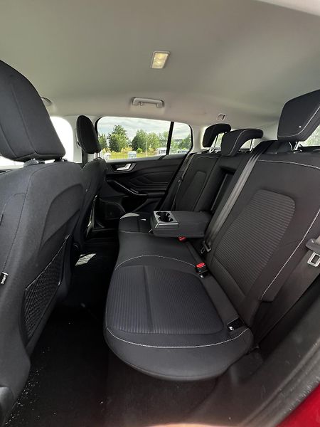 Ford Focus 1.5 110kW LED, HEAD-UP, B&O,TZ - fotka 21 z 25