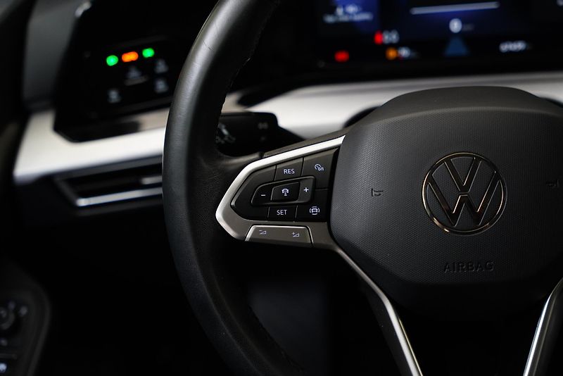Volkswagen Golf - fotka 15 z 24