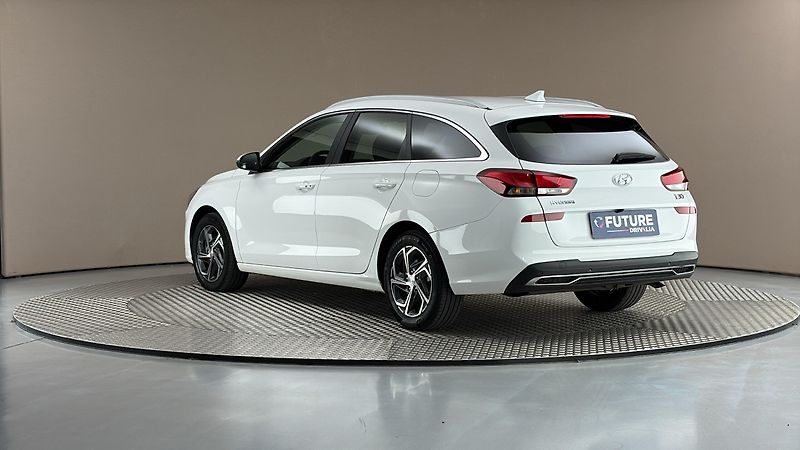 Hyundai i30 1.0 T-GDI Smart Kombi - fotka 2 z 27