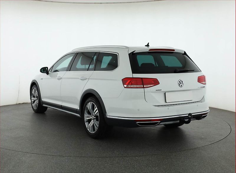 Volkswagen Passat (2017) Alltrack 2.0 TDI, 4X4 - fotka 4 z 20