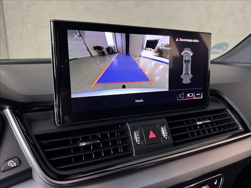 Audi Q5 2,0 TDi  Quattro S-Line Assist - fotka 38 z 50