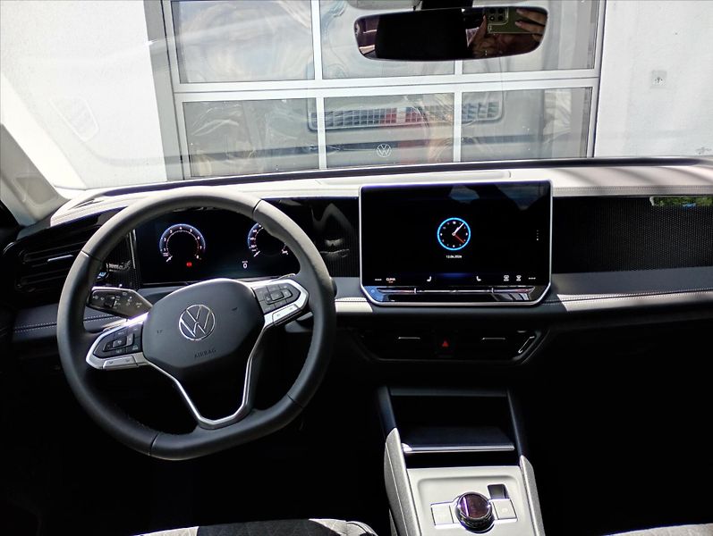 Volkswagen Tiguan (2026) 1,5 eTSI 110 kW mHEV  People - fotka 13 z 18