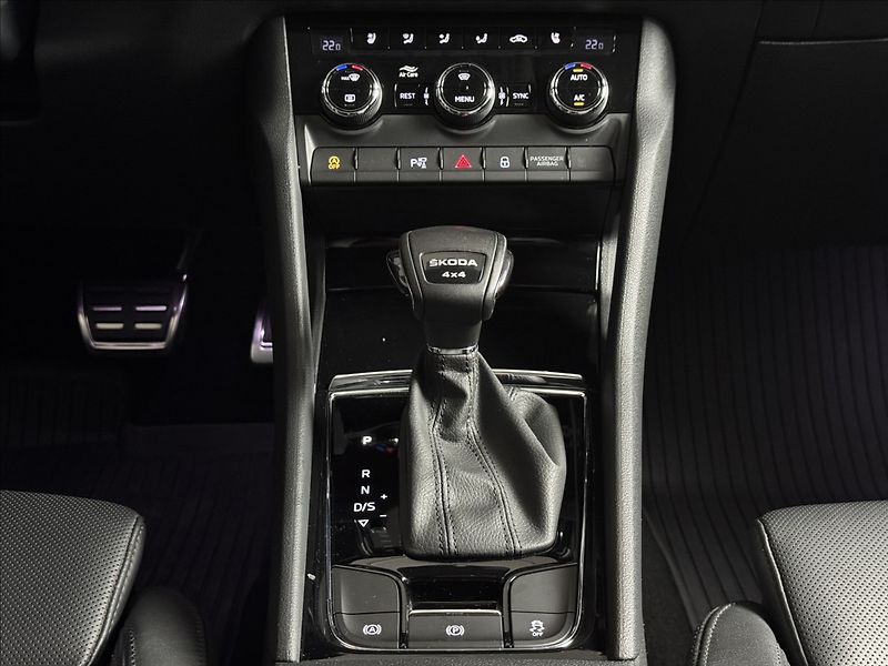 Škoda Kodiaq 2,0 TDi  DSG 4x4 L&K Virtual L - fotka 19 z 49