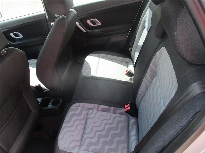 Škoda Fabia 1,4 i 16v, klimatizace, - fotka 11 z 26