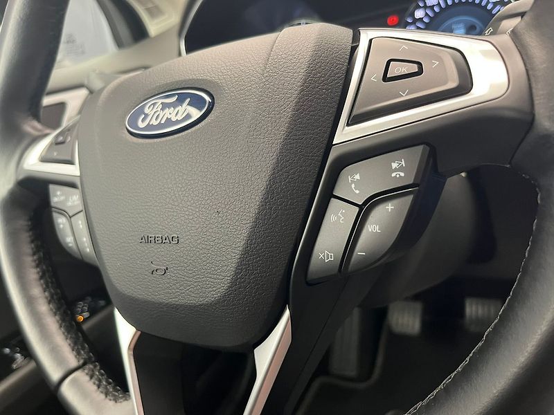 Ford Mondeo 2.0 EB Titanium manuál - fotka 11 z 69