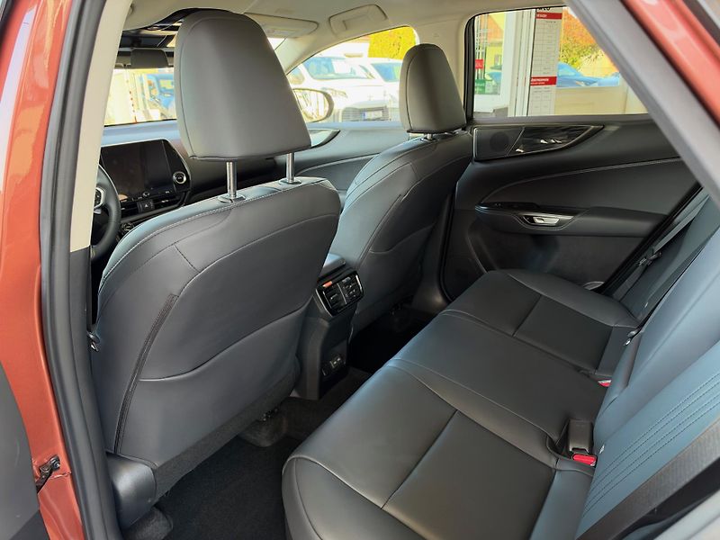 Lexus NX 350h 2,5 Executive FWD - fotka 8 z 10