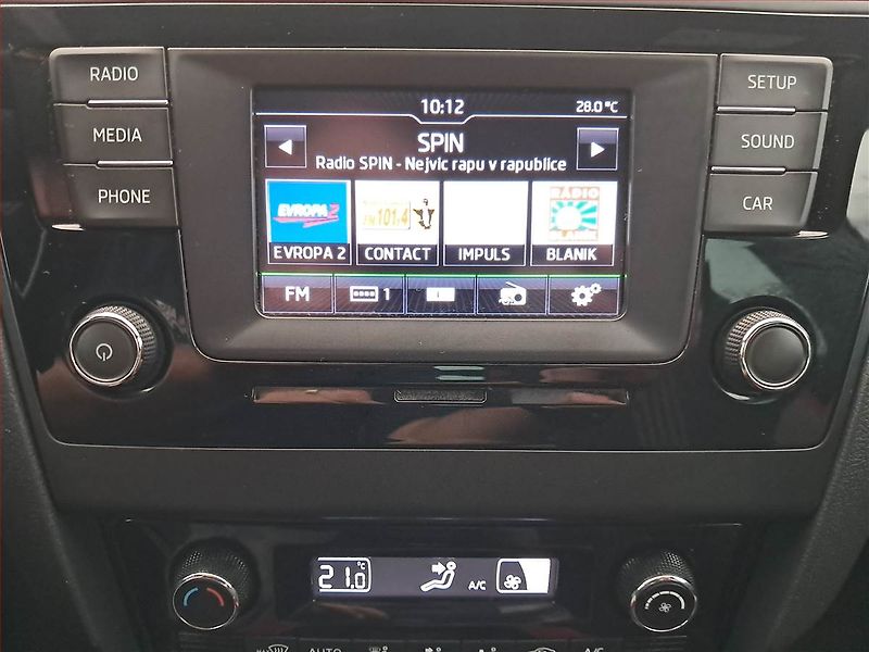 Škoda Rapid (2015) Spaceback 1.2 TSI, Tempomat - fotka 13 z 17