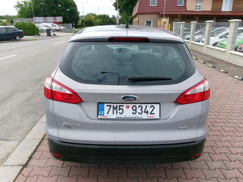 Ford Focus (2014) 1,0 ECOBOOST AC BT TEMP - fotka 5 z 24