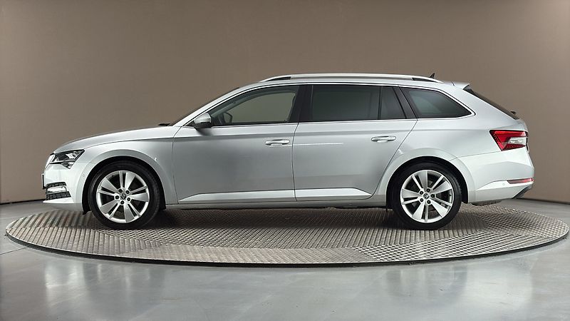 Škoda Superb 2.0 TDI DSG 4x4 Style Combi - fotka 4 z 32