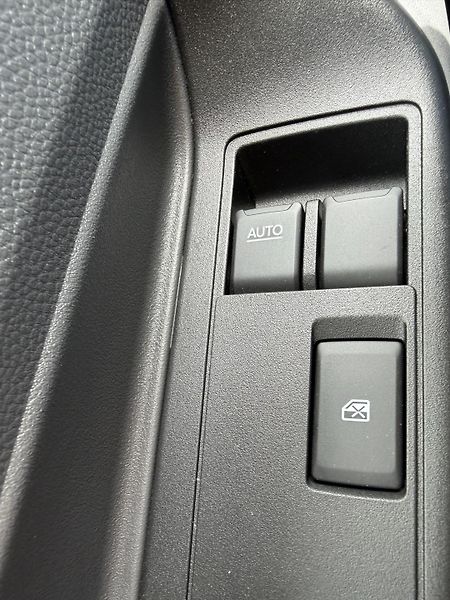 Isuzu F11 (2026) 5.2L, 240k, MT6, Hákový nosič - fotka 28 z 35