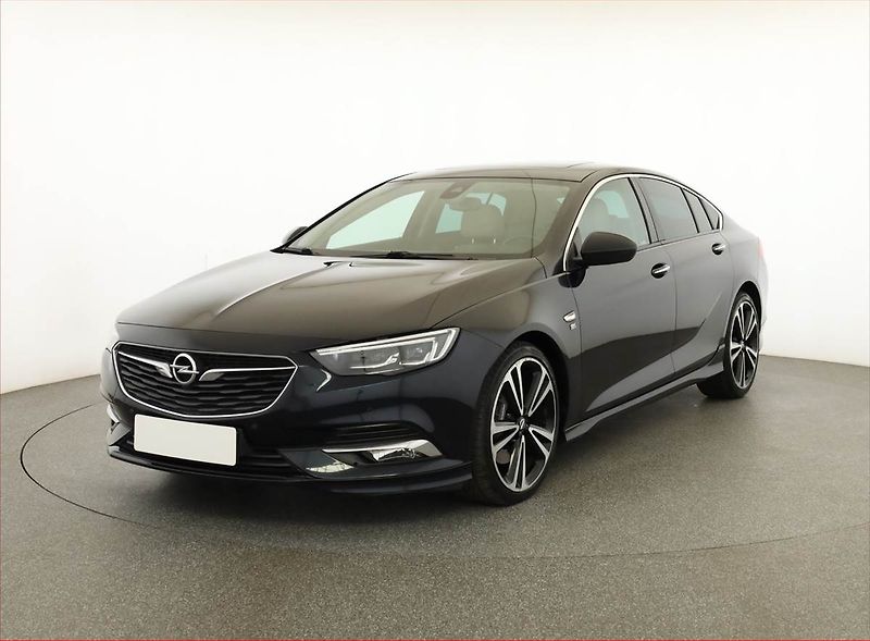 Opel Insignia (2017) OPC Line 2.0 Turbo 4x4, 4X4 - fotka 2 z 20
