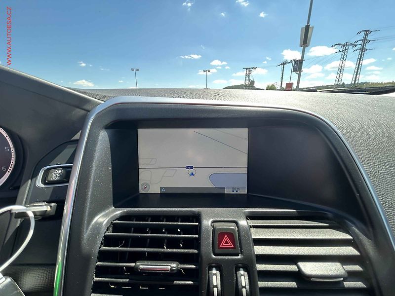 Volvo XC60 (2012) 2.4DS 4x4, ČR, servis.kniha - fotka 17 z 19