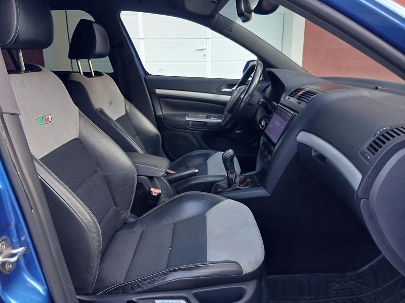 Škoda Octavia 2.0 TFSi RS - fotka 15 z 33