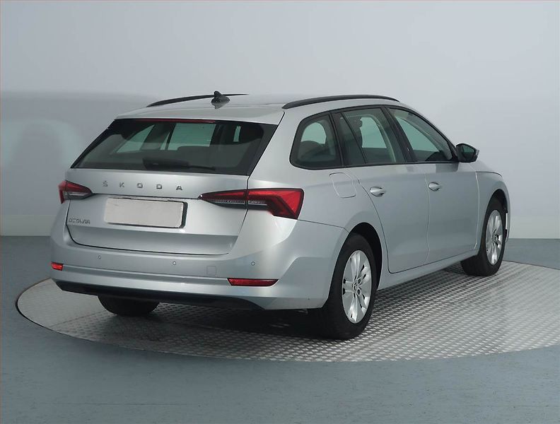 Škoda Octavia (2022) Ambition 2.0 TDI, ČR,1.maj - fotka 5 z 15
