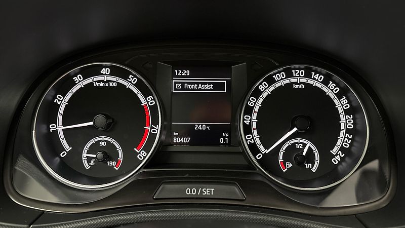 Škoda Fabia 1.0 TSI Ambition Combi - fotka 24 z 25