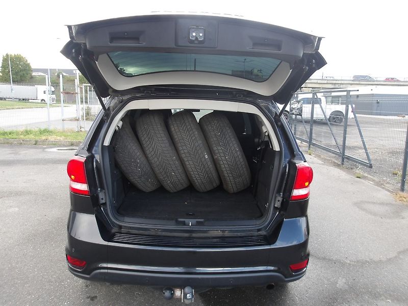 Fiat Freemont 2,4i LPG+BENZIN ! AUT ! 7 MÍST - fotka 14 z 33