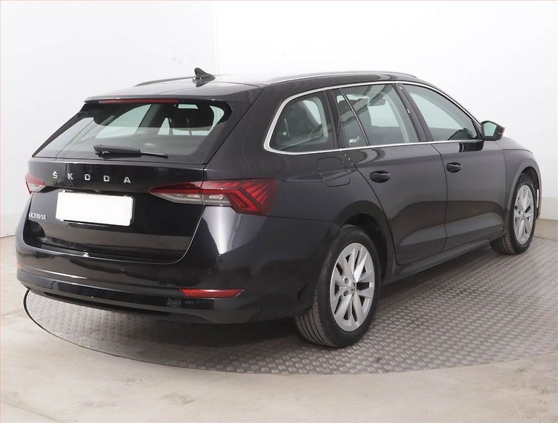 Škoda Octavia (2023) 2.0 TDI - fotka 5 z 16