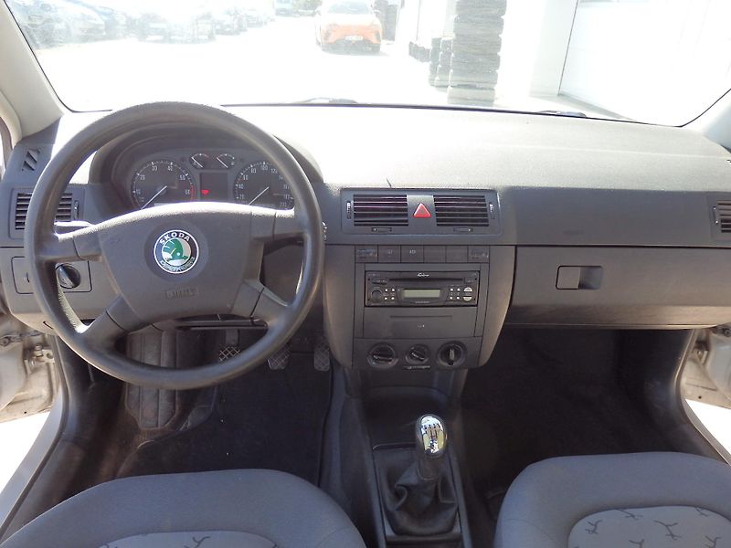 Škoda Fabia 1.4 16V 2x AIRBAG, ASR - fotka 11 z 14