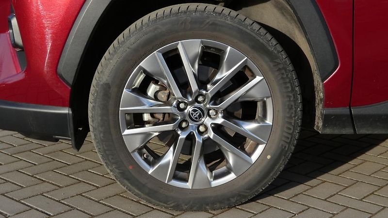 Toyota RAV4 2.5 Hybrid Executive 4WD e-CVT - fotka 23 z 24