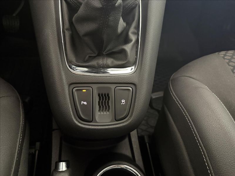 Opel Zafira 1,4   103kW,SERVISKA,2.MAJ,7MÍ - fotka 18 z 26